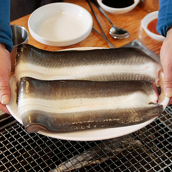 [엠픽] 손질된 국산 자포니카 민물 장어 1kg(손질 후 500g)+소스,생강 추가증정